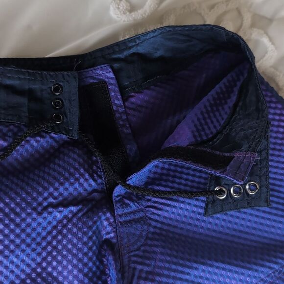 1990s Vintage Metallic Surf Style Short Shorts - Picture 6 of 15